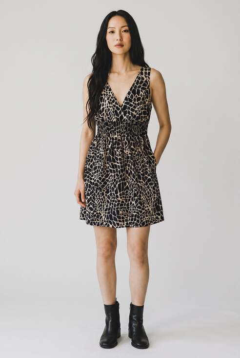 En Focus Petite Dresses & Skirts - En Focus Petite Sleeveless V-Neck Giraffe Animal Print Smocked Waist Mini Dress